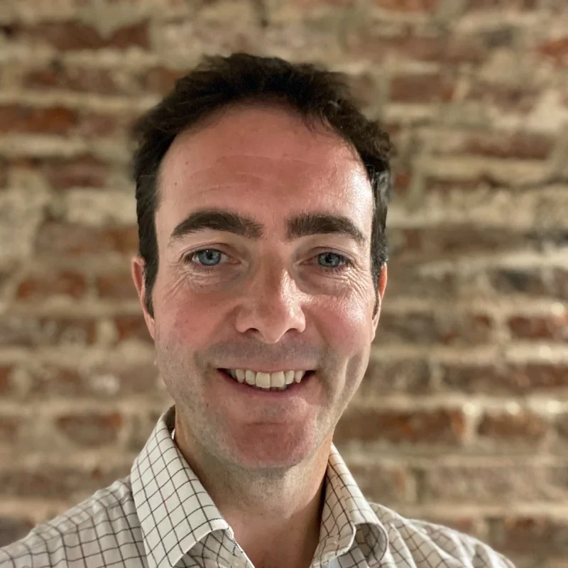 Dr Tom Pearson